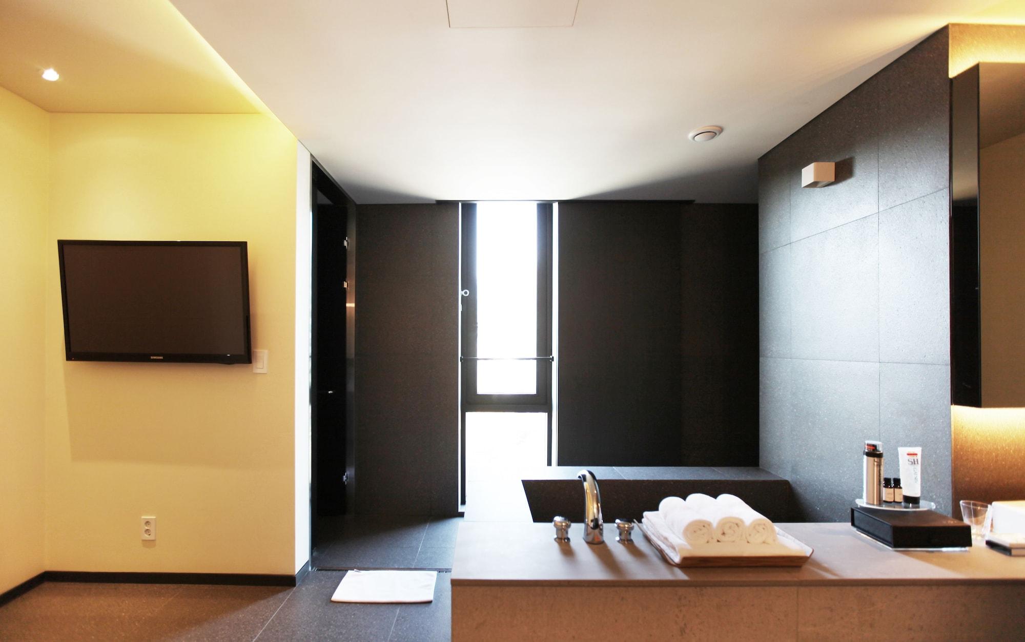 Hotel Vine Seongnam Bagian luar foto