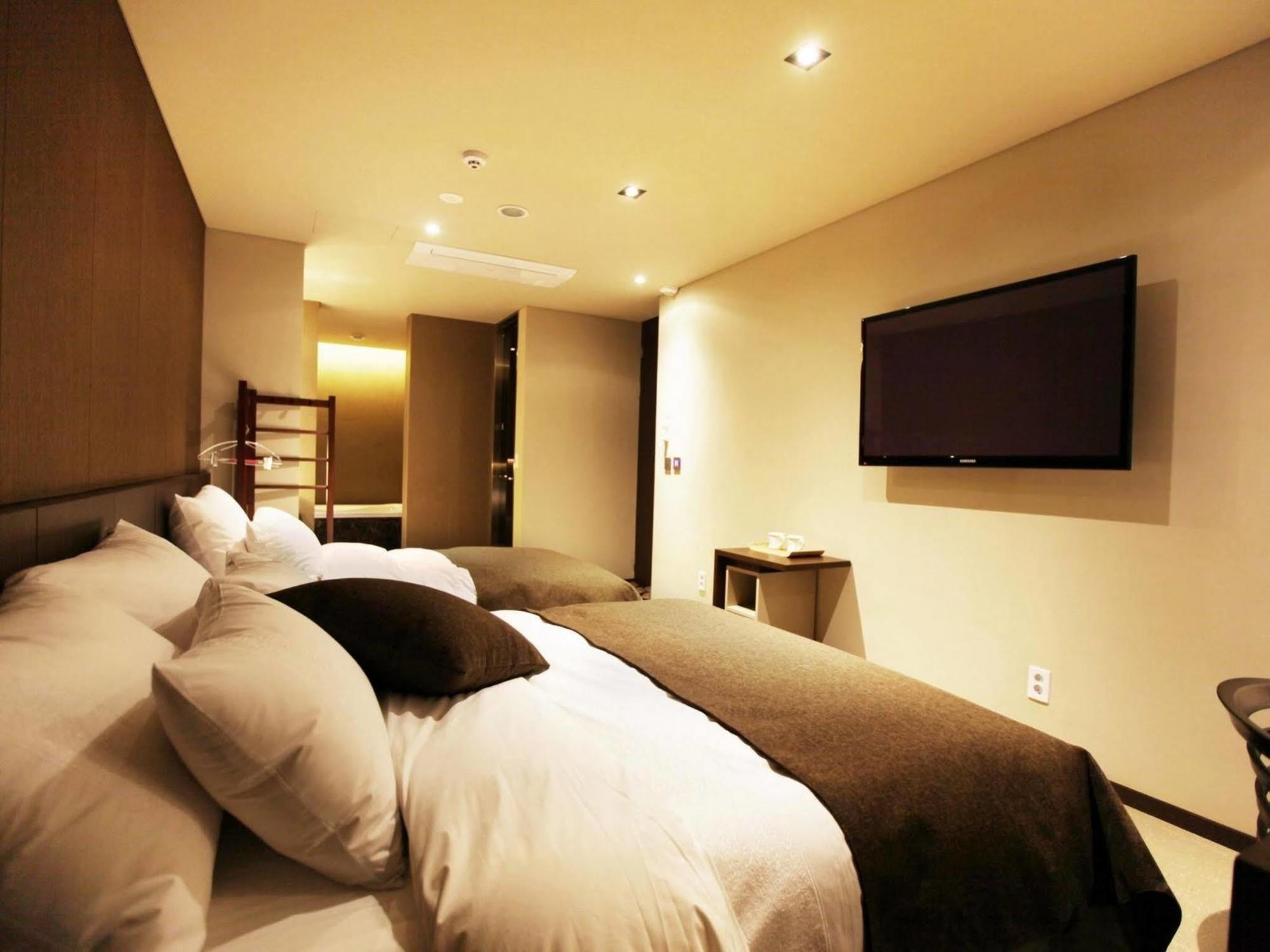 Hotel Vine Seongnam Bagian luar foto