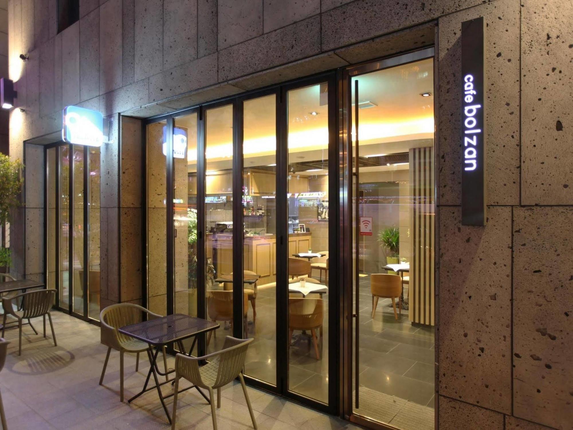 Hotel Vine Seongnam Bagian luar foto
